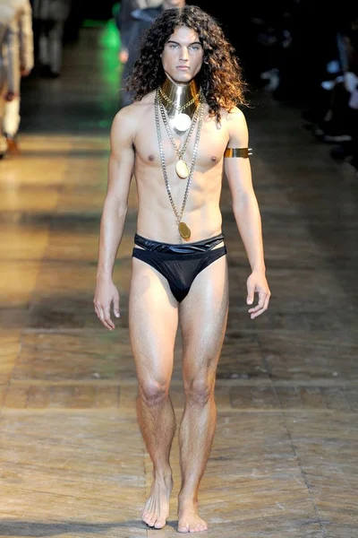 Look 7